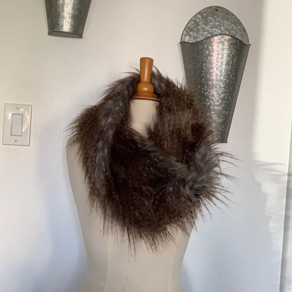 Faux Fur Infiniti Scarf